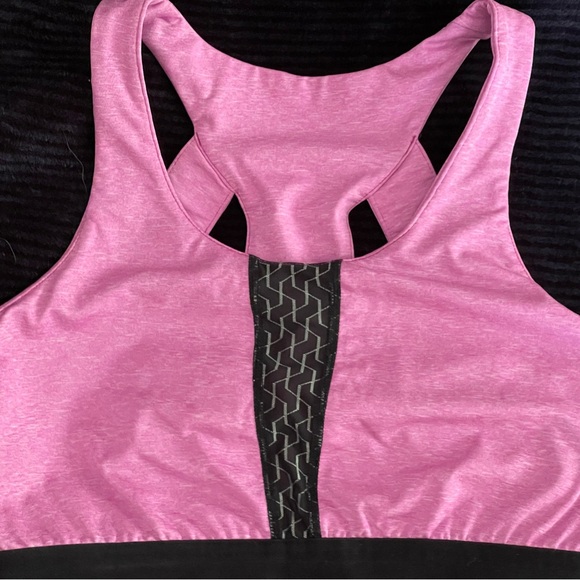 Outdoor Research Amelia tank with built in shelf bra, womenโs size small - Picture 6 of 14